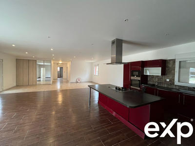 Maison - 180 m² - 6 pièces