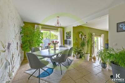 Maison - 136 m² - 6 pièces