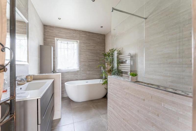 Maison - 170 m² - 6 pièces