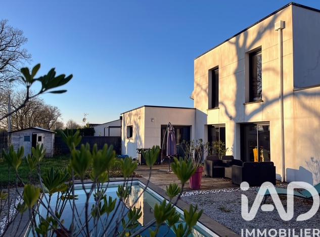 Maison - 214 m² - 5 pièces