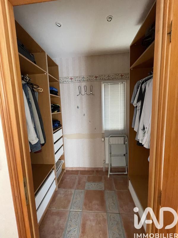 Maison - 222 m² - 9 pièces