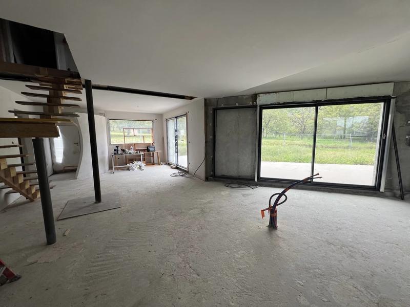 Maison - 245 m² - 7 pièces