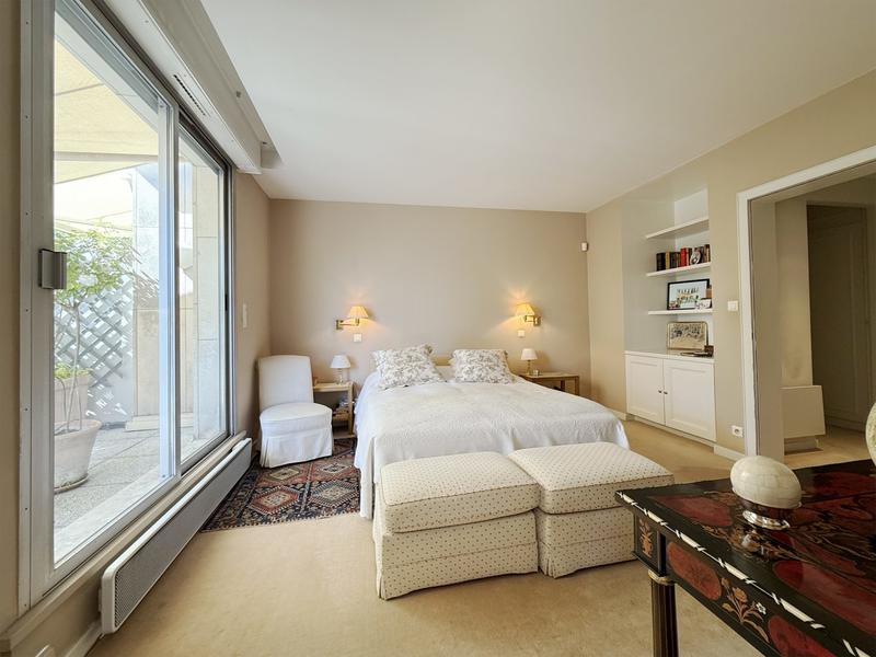 Appartement - 209 m² - 7 pièces