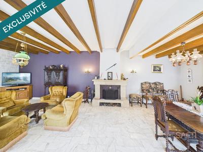 Maison - 211 m² - 8 pièces