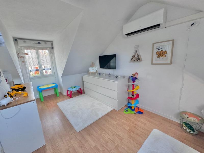 Maison - 95 m² - 6 pièces