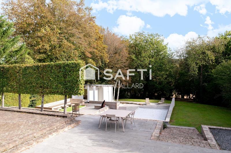 Maison - 167 m² - 10 pièces