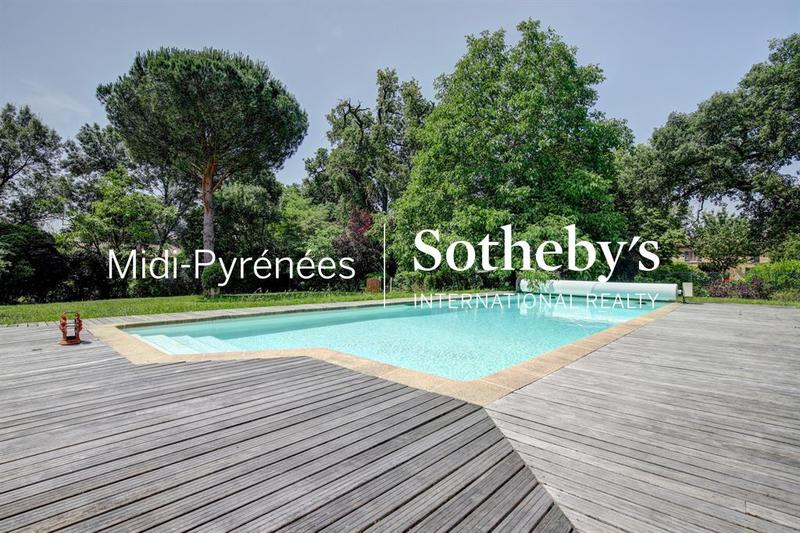 Maison de maîtres - 484 m² - 17 pièces