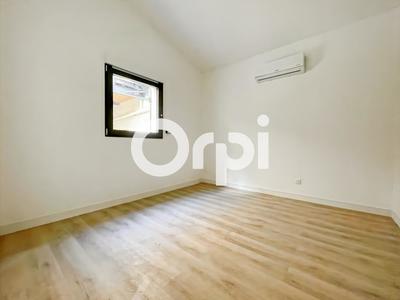 Loft - 68 m² - 3 pièces