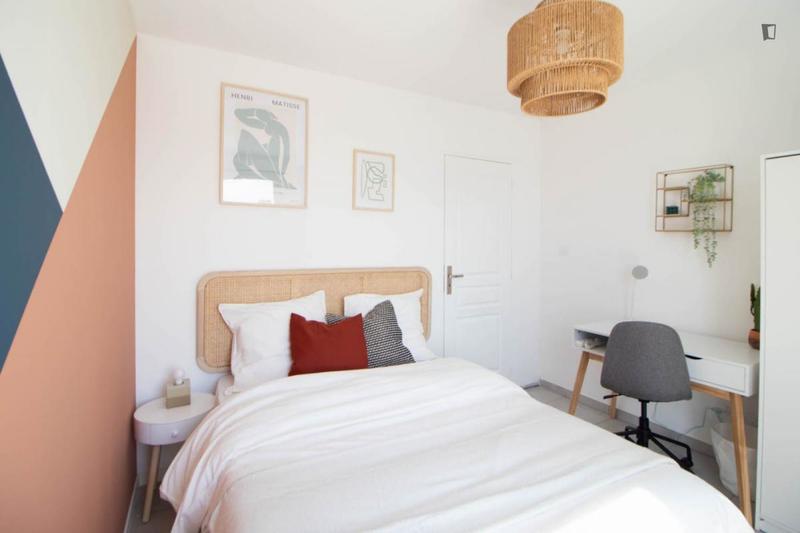 Chambre - 10 m² - 5 pièces