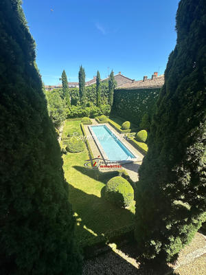 Maison de village - 430 m² - 12 pièces