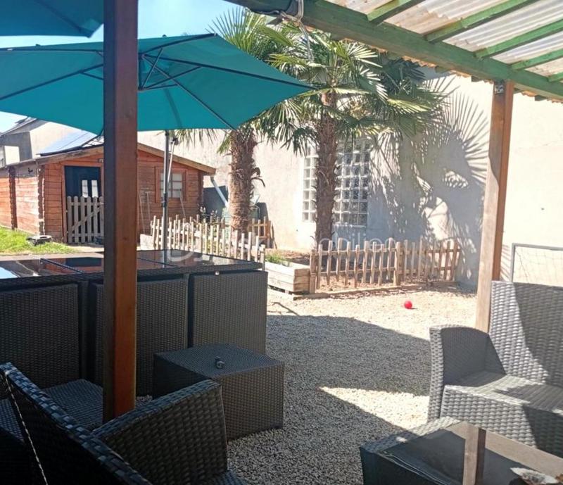 Maison - 180 m² - 7 pièces