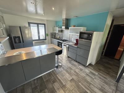 Maison - 93 m² - 6 pièces