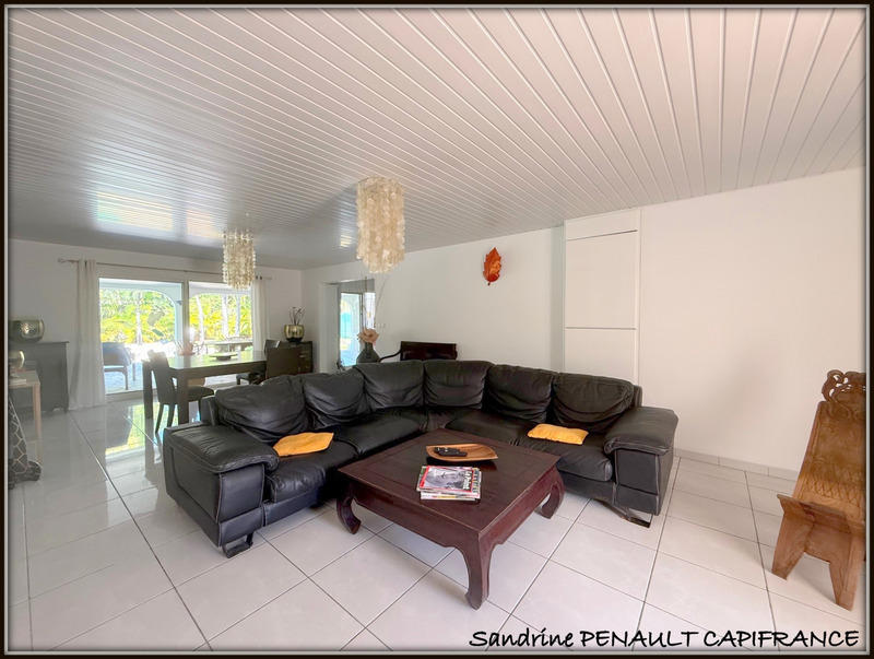 Villa - 221 m² - 7 pièces