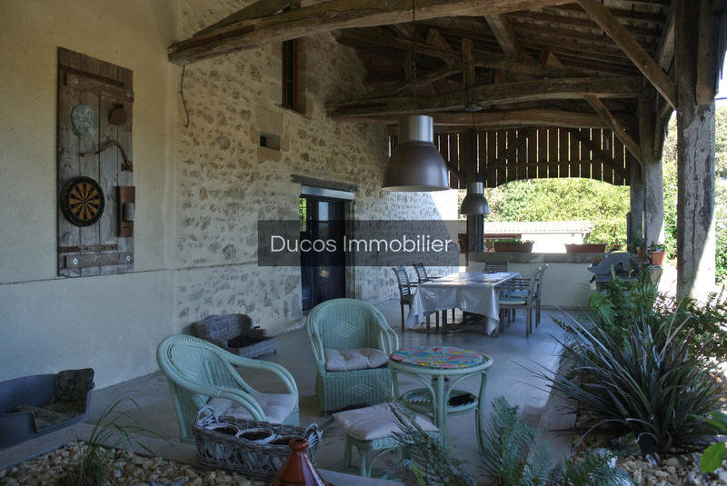 Maison - 250 m² - 6 pièces