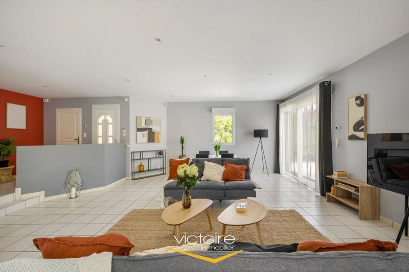 Maison - 191 m² - 6 pièces