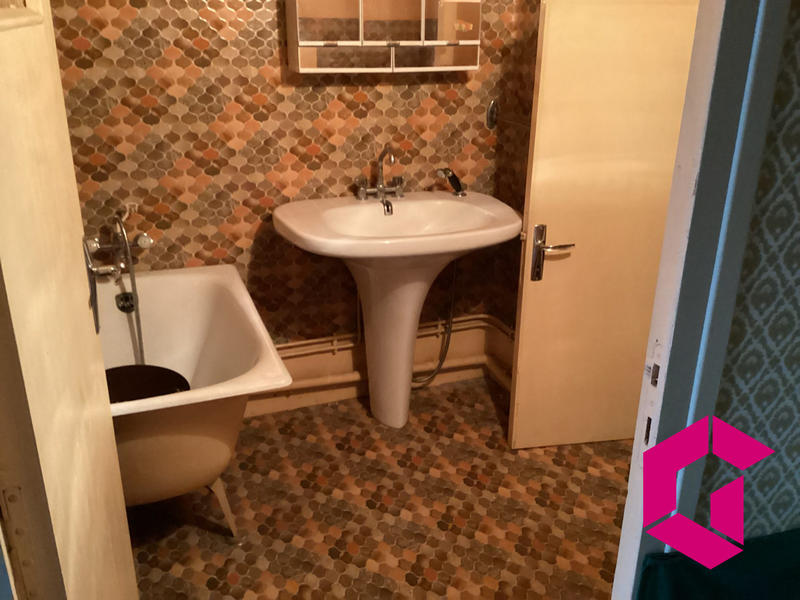 Maison traditionnelle - 168 m² - 9 pièces