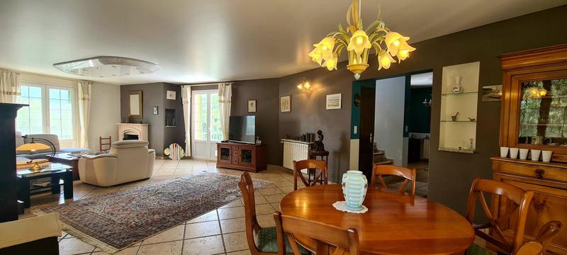 Maison - 209 m² - 6 pièces