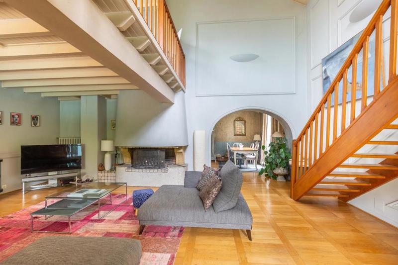 Maison - 320 m² - 8 pièces