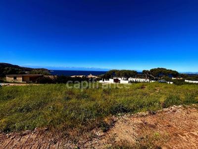 Terrain constructible - 1 378 m²