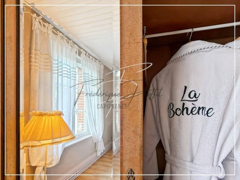 Demeure - 368 m² - 11 pièces