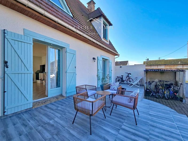 Pavillon - 180 m² - 7 pièces