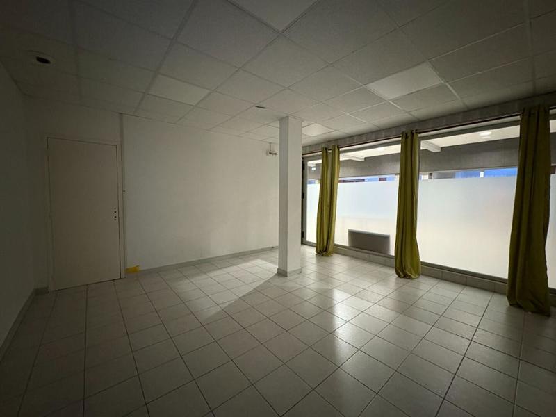 Local commercial - 115 m²