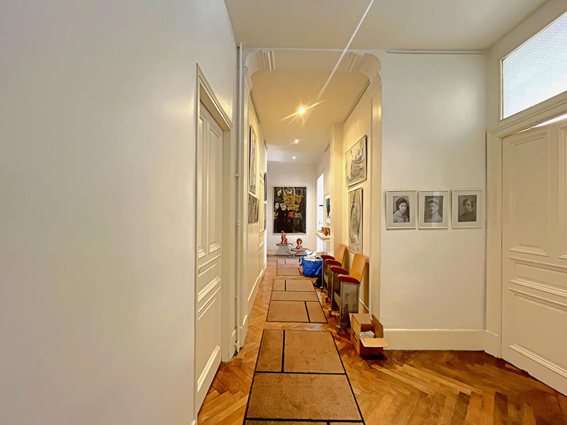 Appartement - 179 m² - 6 pièces