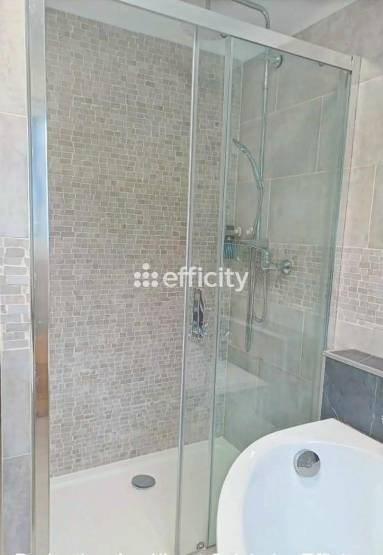 Pavillon - 250 m² - 10 pièces