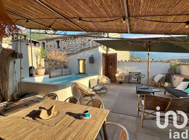 Maison - 246 m² - 8 pièces