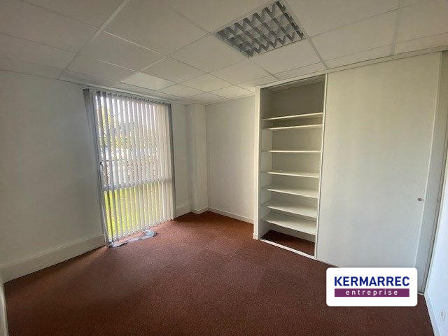 Bureau - 698 m²