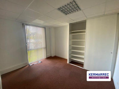 Bureau - 698 m²