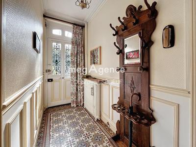 Maison - 165 m² - 9 pièces