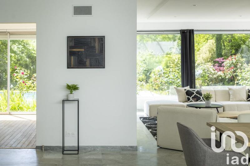 Maison - 320 m² - 10 pièces