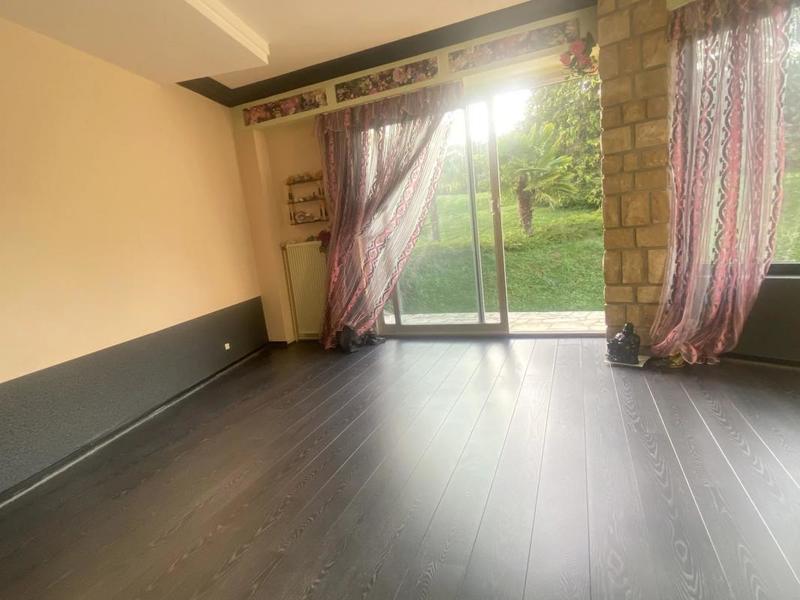 Propriété - 288 m² - 11 pièces