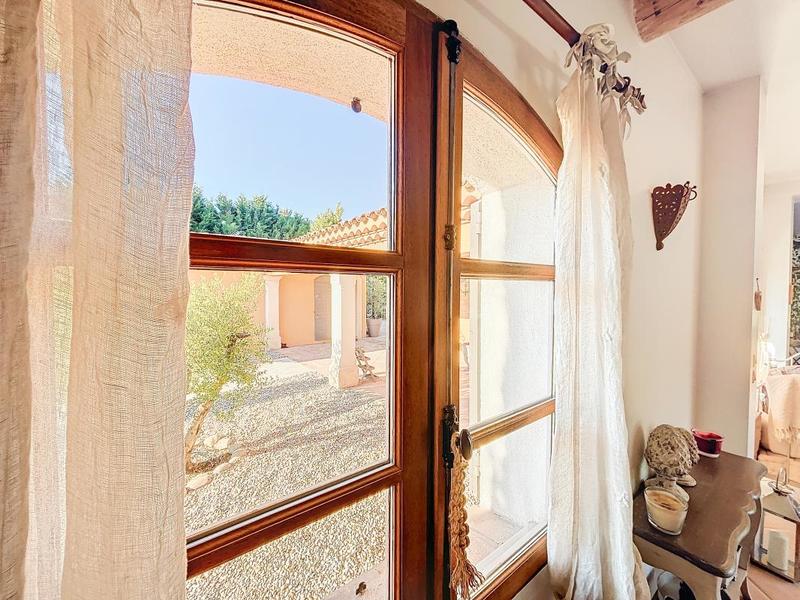 Villa - 240 m² - 6 pièces