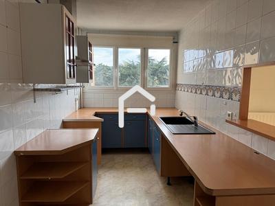 Appartement - 100 m² - 5 pièces