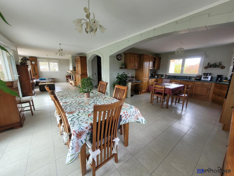 Maison - 201 m² - 7 pièces