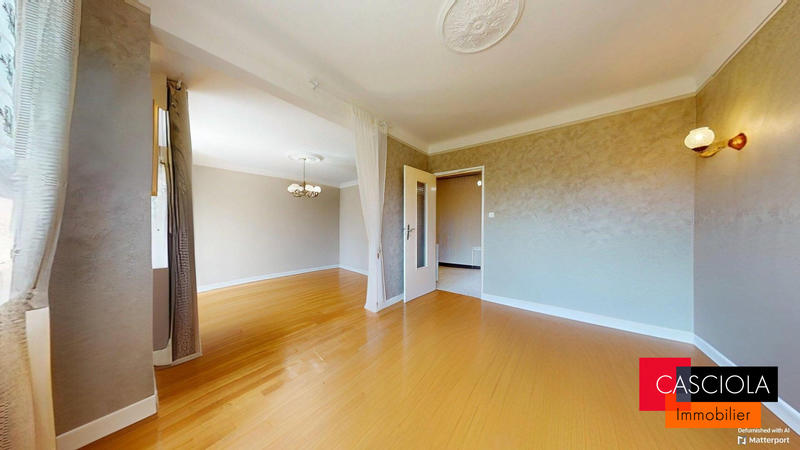 Maison traditionnelle - 104 m² - 5 pièces