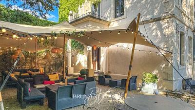 Demeure - 750 m² - 18 pièces