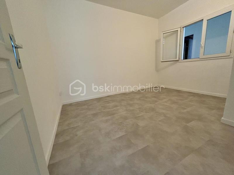 Maison - 205 m² - 9 pièces