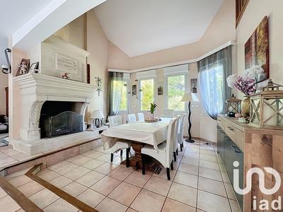 Maison - 227 m² - 6 pièces