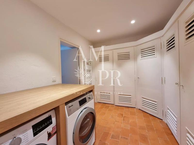 Maison - 290 m² - 7 pièces