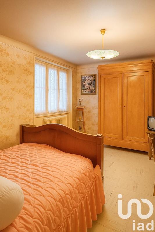 Maison - 213 m² - 8 pièces