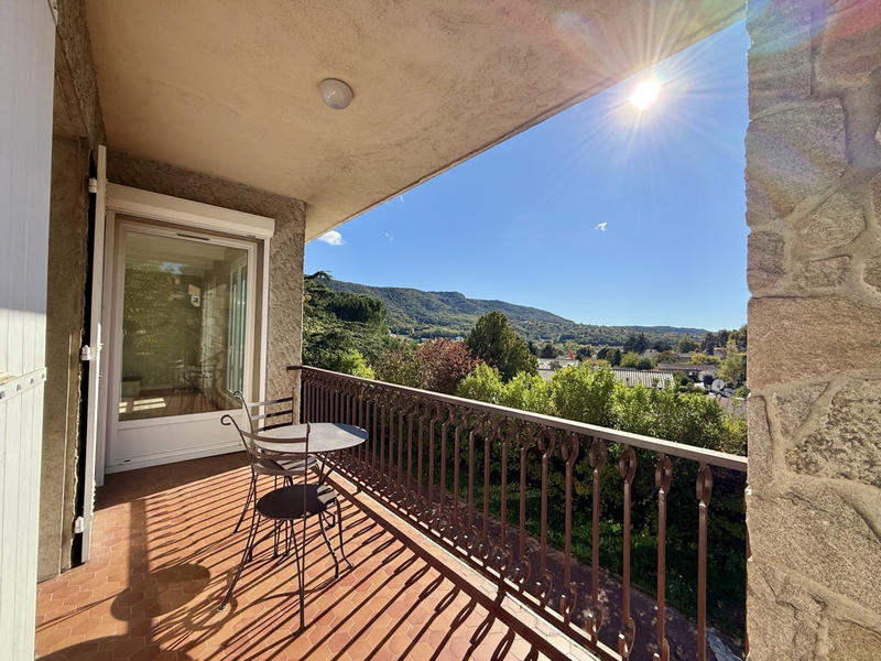 Maison - 231 m² - 10 pièces