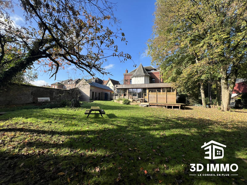 Maison - 325 m² - 14 pièces