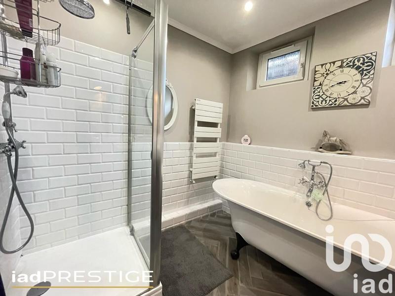 Maison - 300 m² - 12 pièces