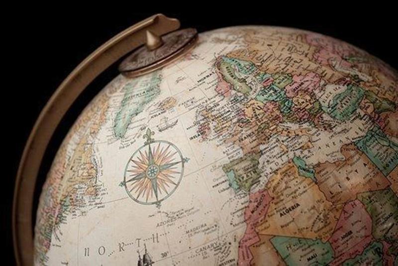 Exposition : Globes Story II