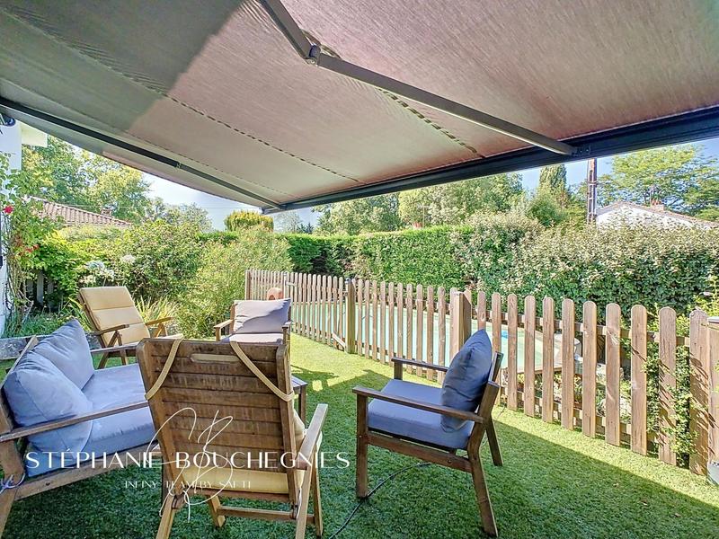 Maison - 223 m² - 10 pièces