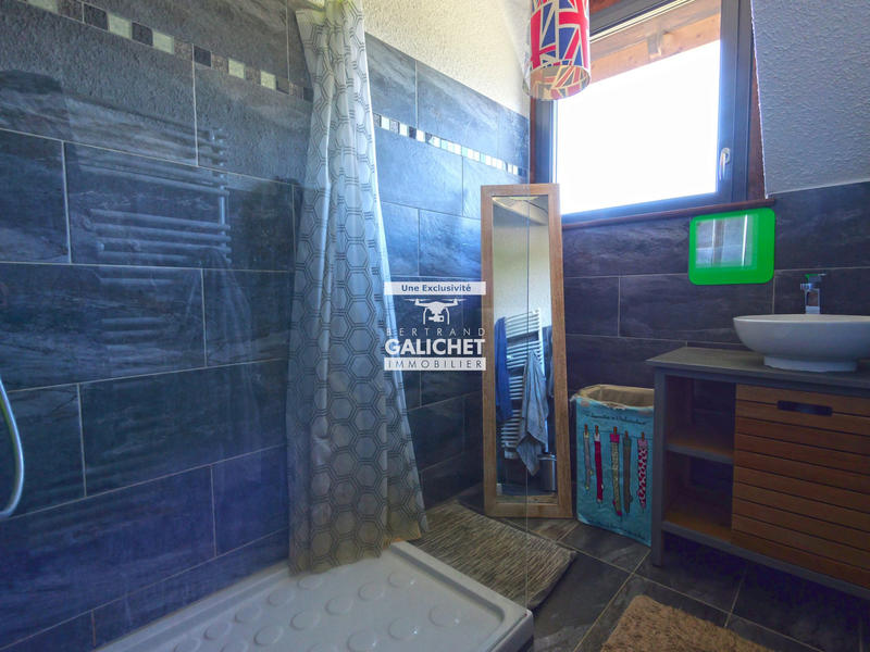 Maison - 330 m² - 8 pièces