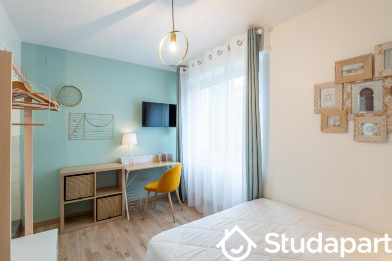 Chambre - 11 m² - 1 pièce